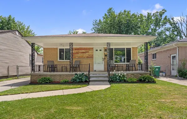 29599 Balmoral Street, GardenCity, MI 48135