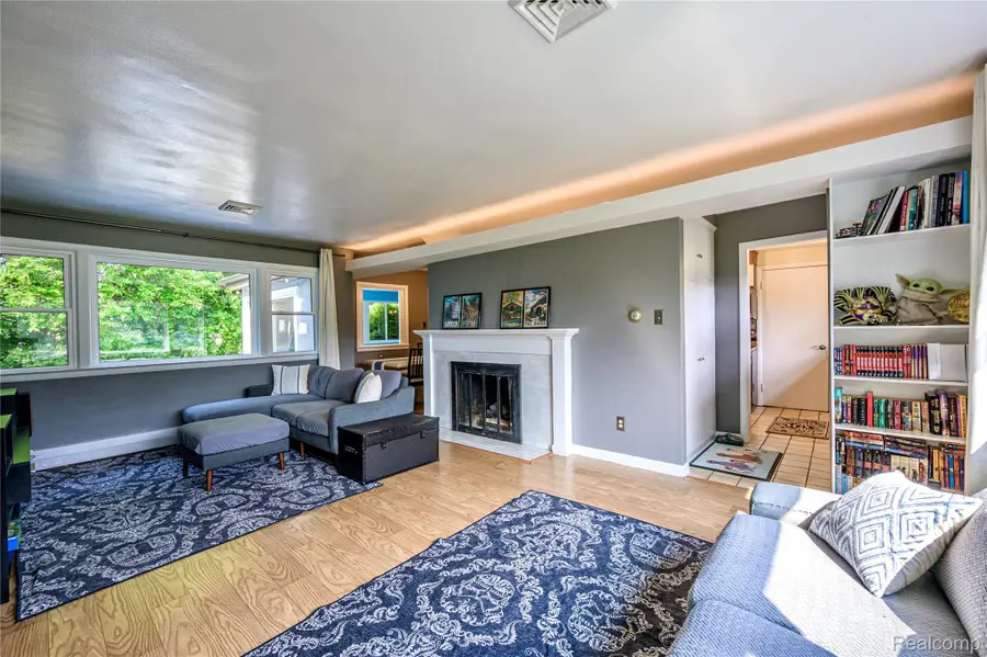 31165 Sheridan Drive, Beverly Hills, MI 48025 - #2