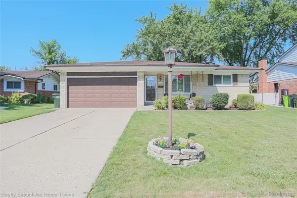 33829 Kennedy Drive, SterlingHeights, MI 48310