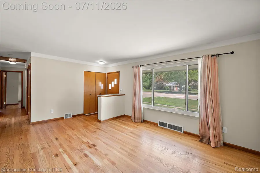 9961 Merriman Road, Livonia, MI 48150 - #3