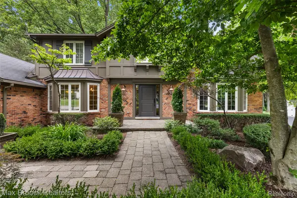 4627 Sunningdale Drive, BloomfieldHills, MI 48302