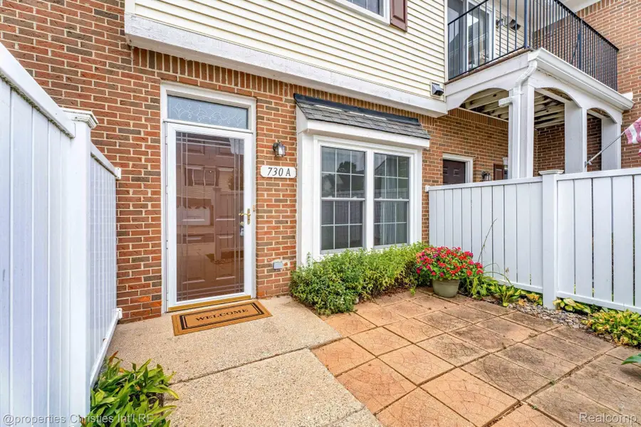 730 Amberly Drive, Waterford, MI 48328 - #2
