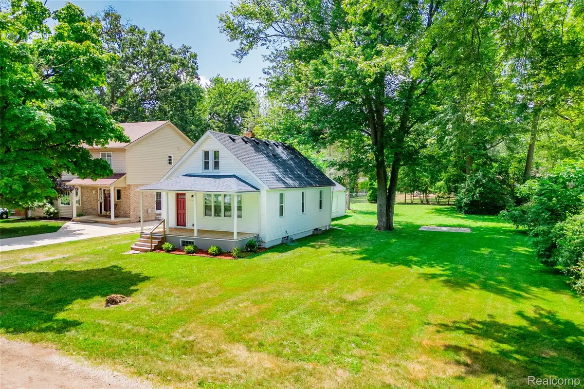 25450 6th Street, Grosse Ile, MI 48138 - #1