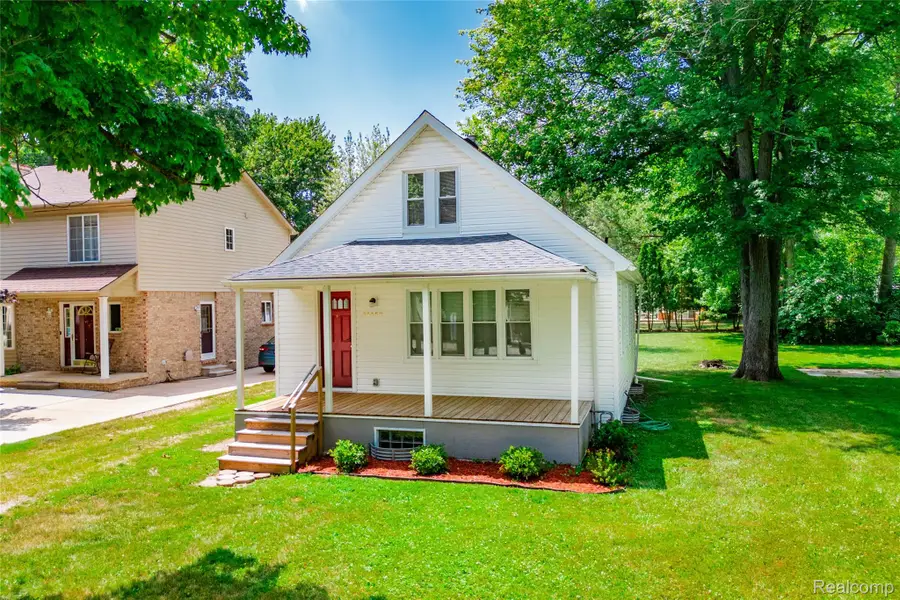25450 6th Street, Grosse Ile, MI 48138 - #2