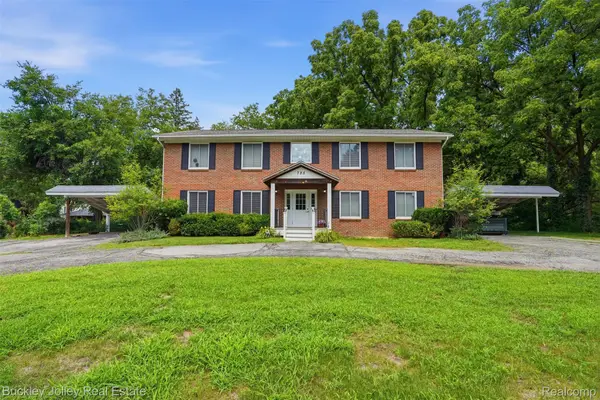 725 Clark Street, Brighton, MI 48116