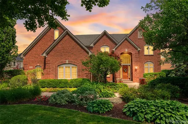 10763 Stoney Point Drive, SouthLyon, MI 48178