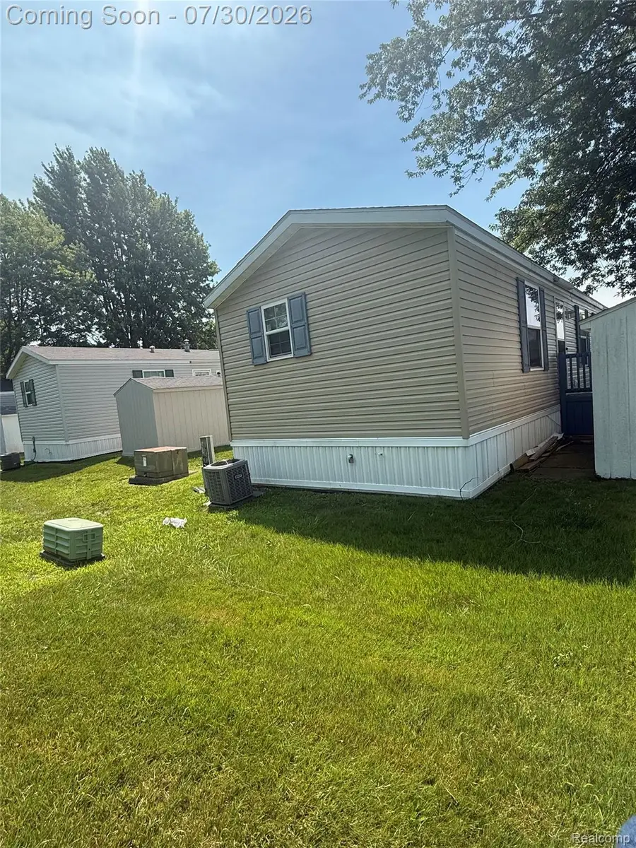 4505 Carlton Road, Sterling Heights, MI 48310 - #3