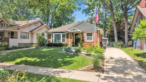 21 Devonshire Road, PleasantRidge, MI 48069