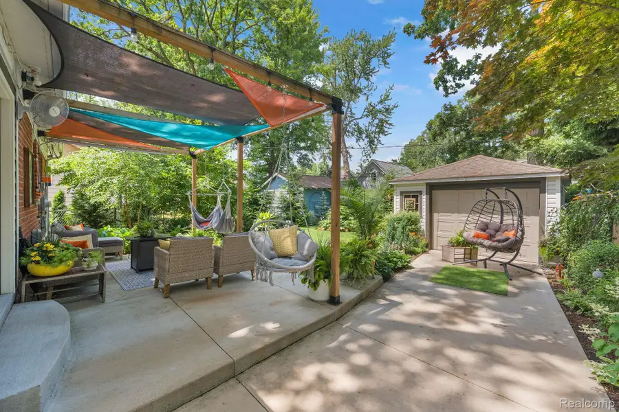 21 Devonshire Road, Pleasant Ridge, MI 48069 - #2