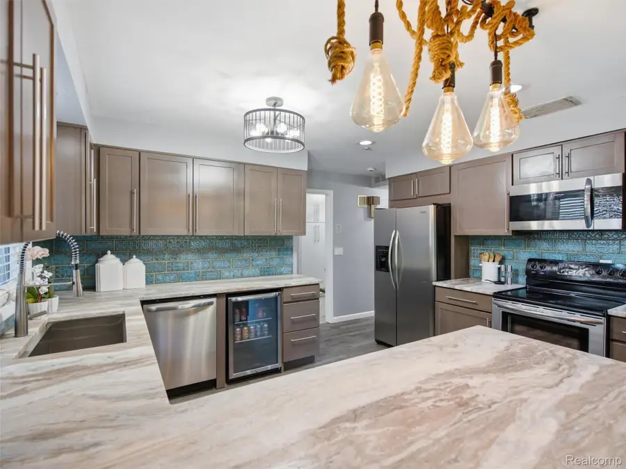 3405 Upton Drive, Troy, MI 48084 - #3