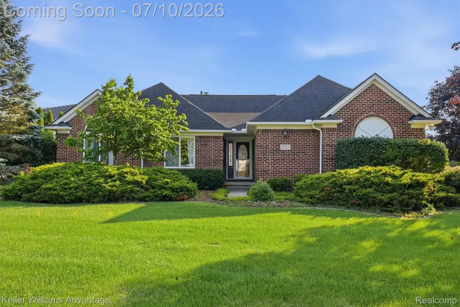 9722 Sunnywood Trail, South Lyon, MI 48178 - #2
