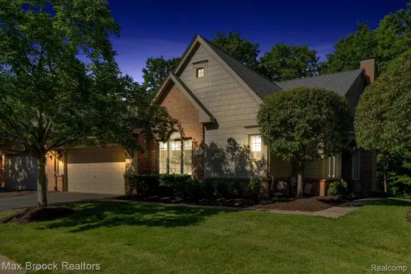 7330 Crackling Creek Circle #4, WestBloomfield, MI 48322