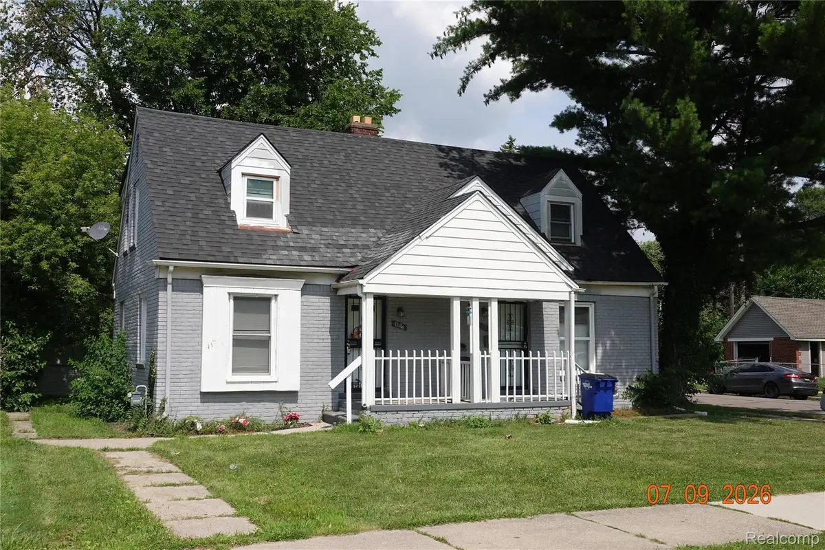 18651 & 18653 Kelly Rd, Detroit, MI 48224 - #1