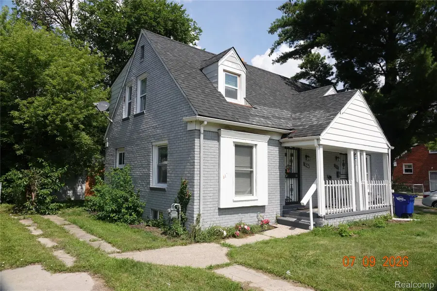 18651 & 18653 Kelly Rd, Detroit, MI 48224 - #2