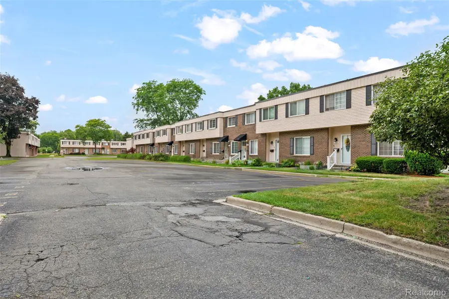 704 Estrada Drive, Belleville, MI 48111 - #2