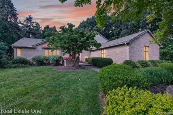3400 Wedgewood Drive, RochesterHills, MI 48306