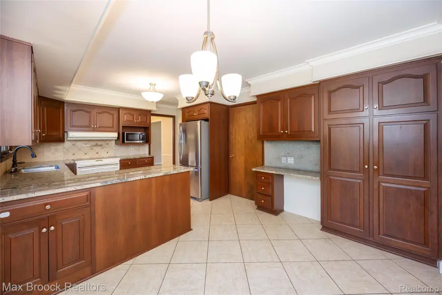 30830 Lincolnshire- E, Southfield, MI 48025 - #3