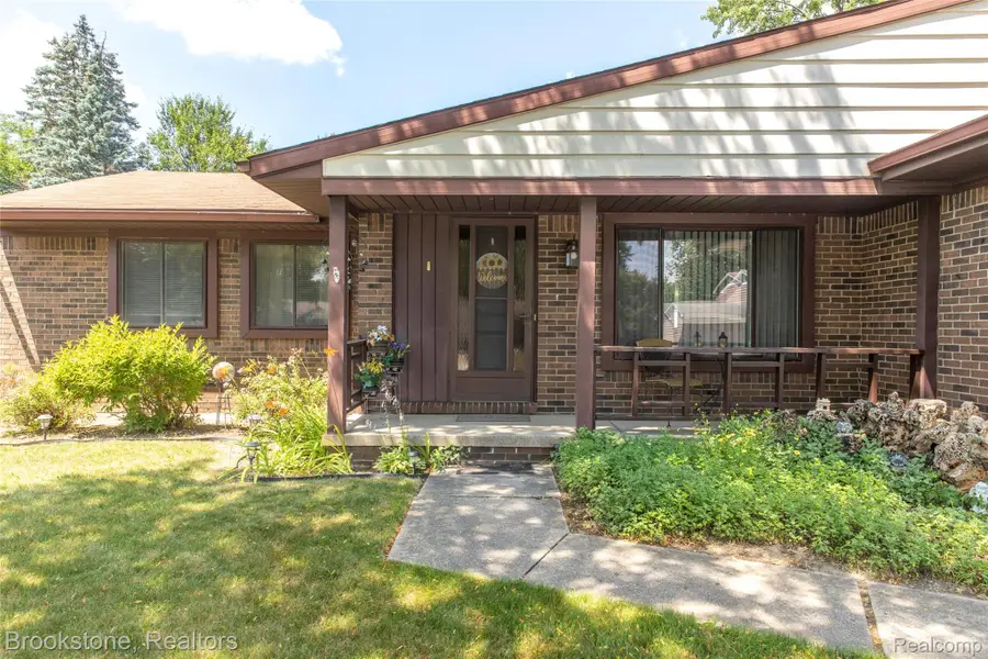 5245 Spinning Wheel Drive, Grand Blanc, MI 48439 - #2