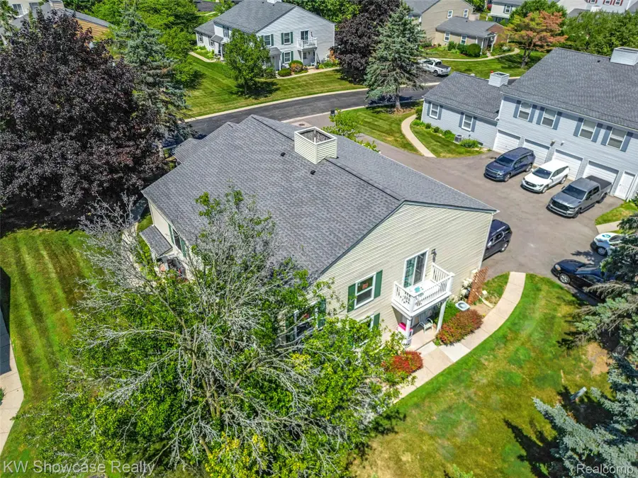 1424 Harbor Drive, Walled Lake, MI 48390 - #3