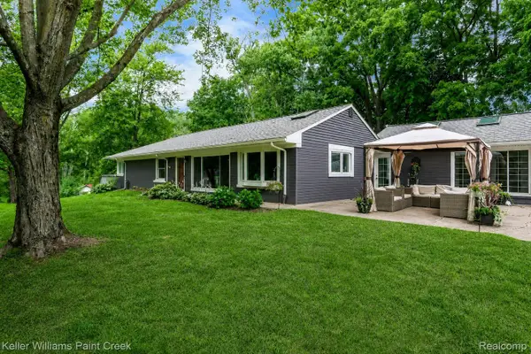 340 Whims Lane, Rochester, MI 48306