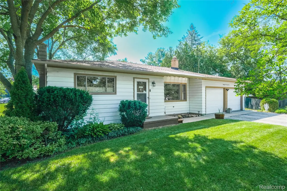 9175 Bernice Drive, Pinckney, MI 48169 - #1