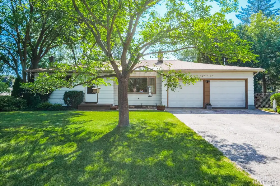 9175 Bernice Drive, Pinckney, MI 48169 - #3