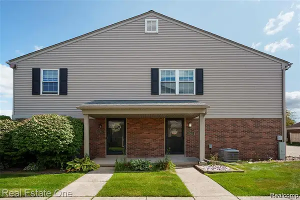 15913 N Franklin Drive #127, ClintonTownship, MI 48038
