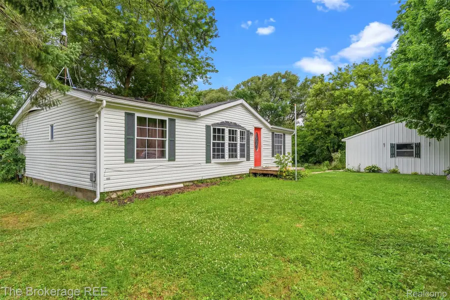 6829 West Street, North Branch, MI 48461 - #2