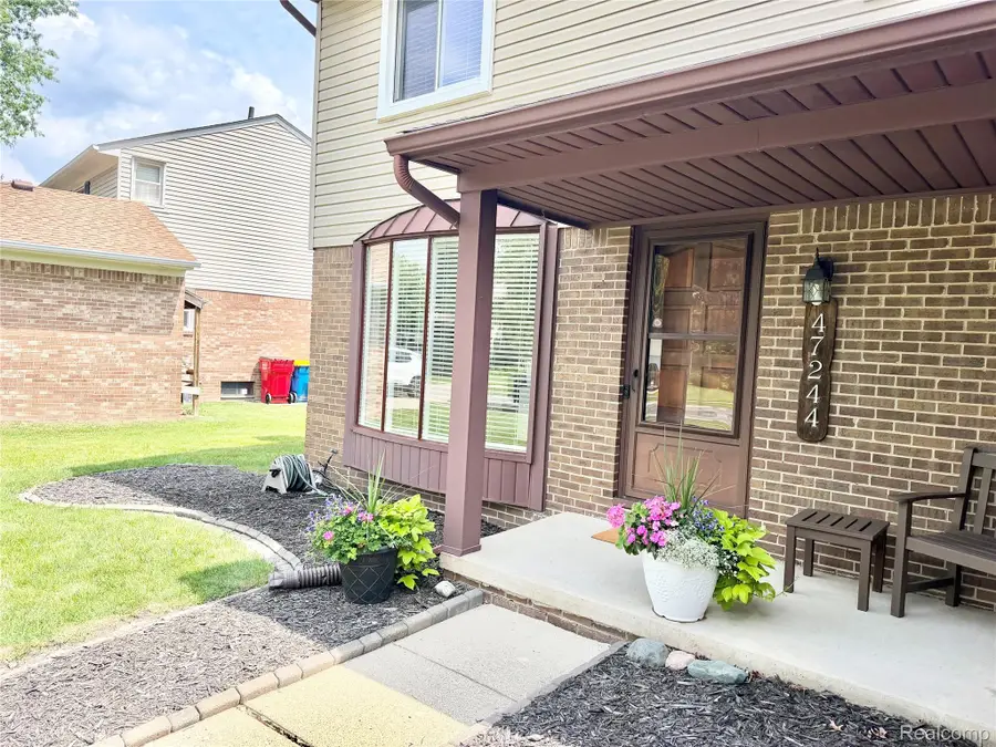 47244 Meadowbrook Drive, Macomb, MI 48044 - #3