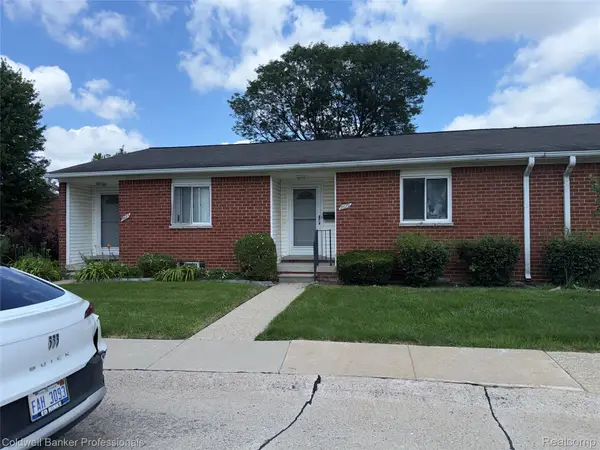 8689 Sterling Street, CenterLine, MI 48015