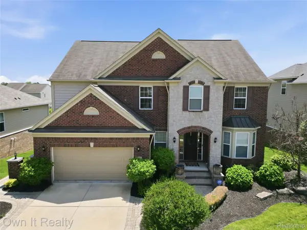 58683 Winnowing Circle S, SouthLyon, MI 48178