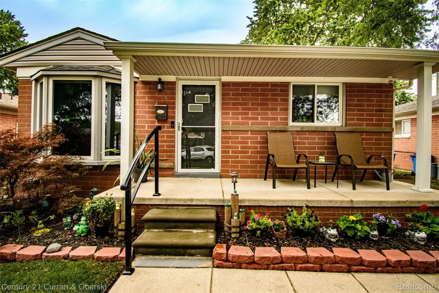 4209 Pardee Avenue, Dearborn Heights, MI 48125 - #2