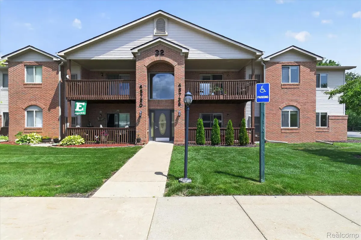 45720 Prairiegrass Court, Belleville, MI 48111 - #1
