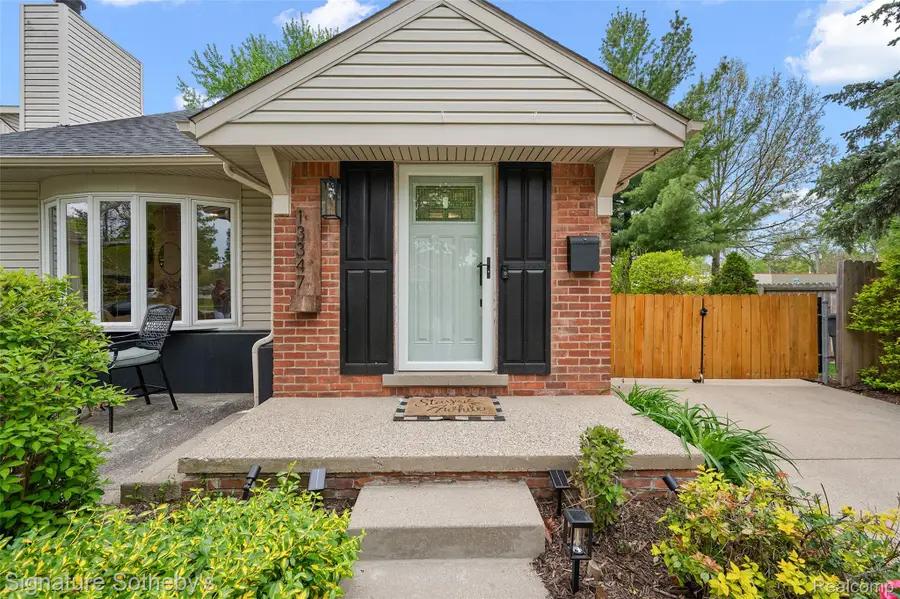 13347 Nadine Avenue, Huntington Woods, MI 48070 - #2