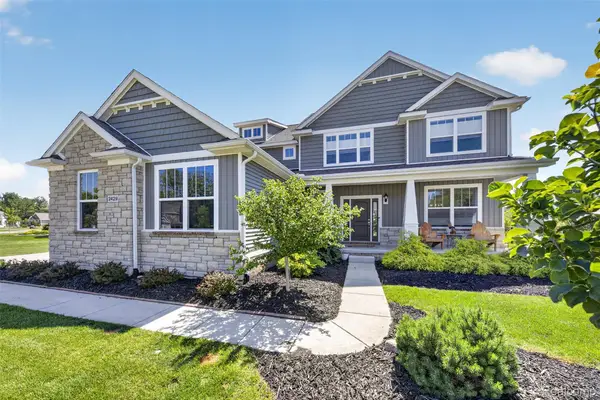 2429 Walnut View Dr, Howell, MI 48855