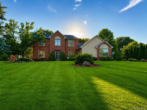 1817 Deer View Court, Howell, MI 48843