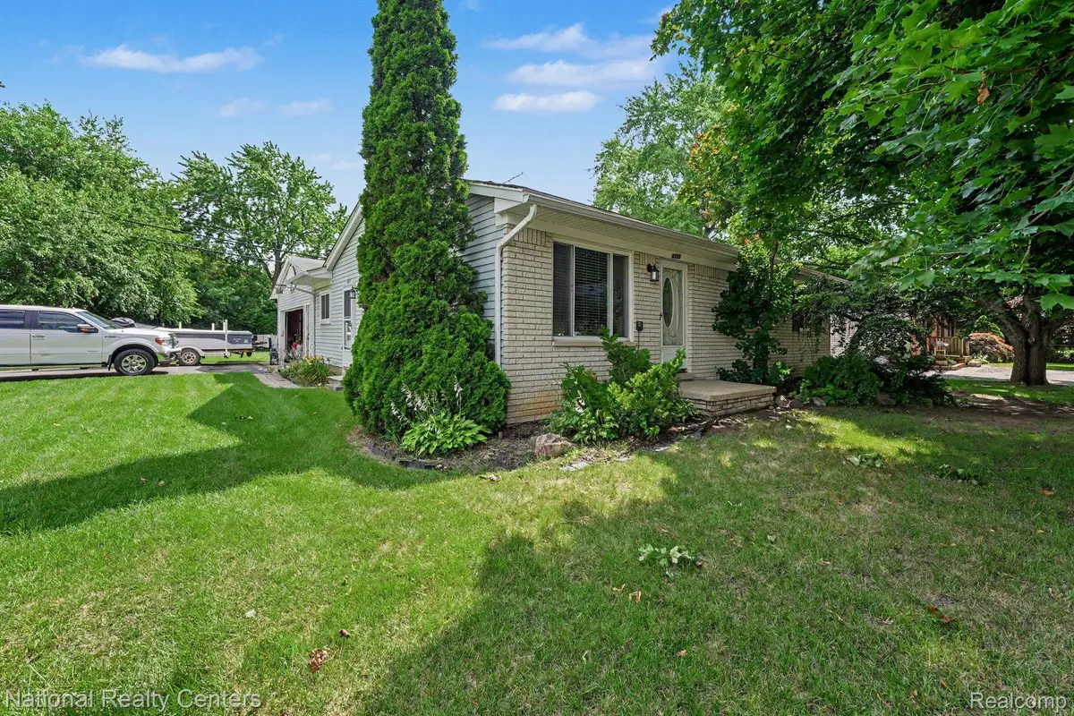 4771 Hatchery Road, Waterford, MI 48329 - #1