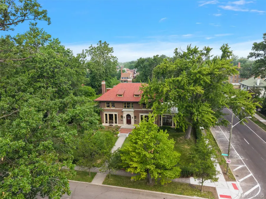 610 W Boston Boulevard, Detroit, MI 48202 - #2