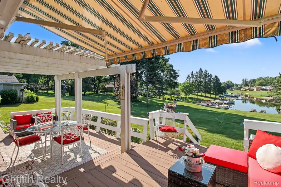578 E Coon Lake Road, Howell, MI 48843 - #3