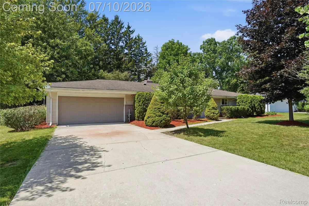7264 S Tratham Court, West Bloomfield, MI 48322 - #1