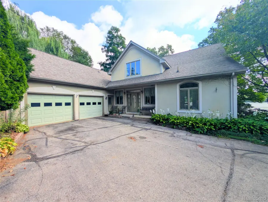 6567 Softshell Drive, Waterloo, MI 49240 - #2
