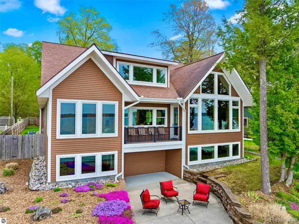 4805 E Shore Drive Ne, Kalkaska, MI 49646