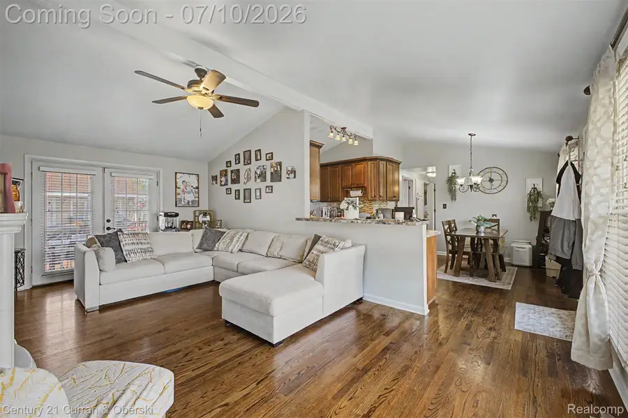 1596 W 13 Mile Road, Madison Heights, MI 48071 - #3