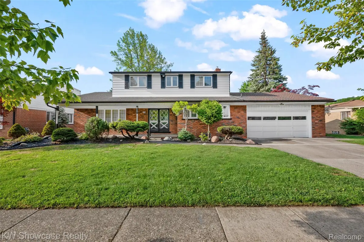 8362 Sunburst, Center Line, MI 48015 - #1