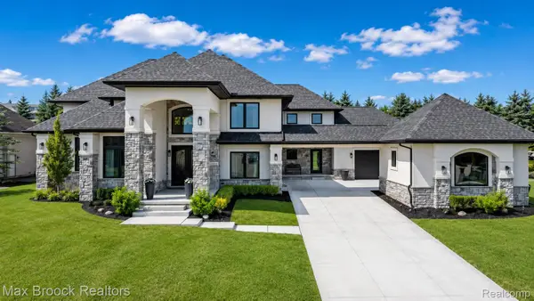 10464 Stoney Point Drive, SouthLyon, MI 48178