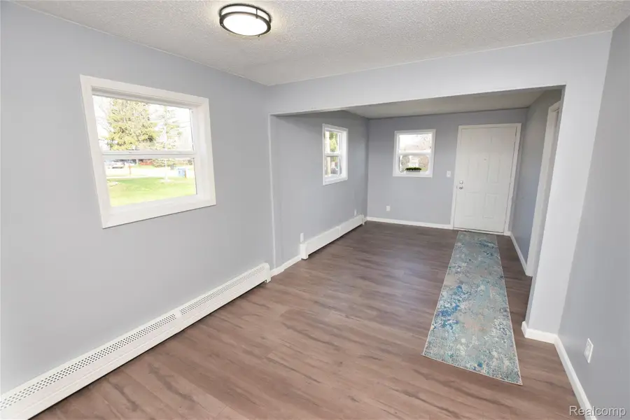 2390 E Boatfield Avenue, Burton, MI 48529 - #2