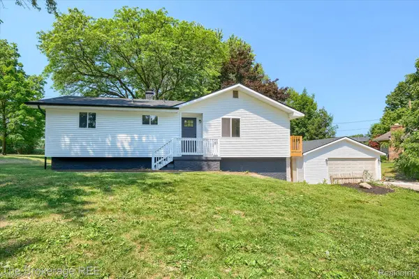 1401 Hillside Drive, Flint, MI 48532