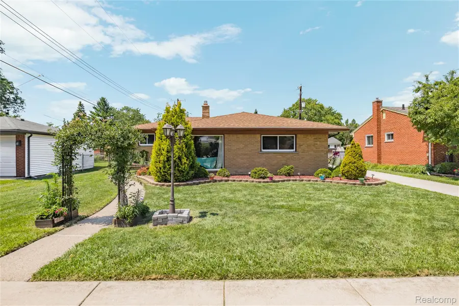 14123 Foch Street, Livonia, MI 48154 - #2