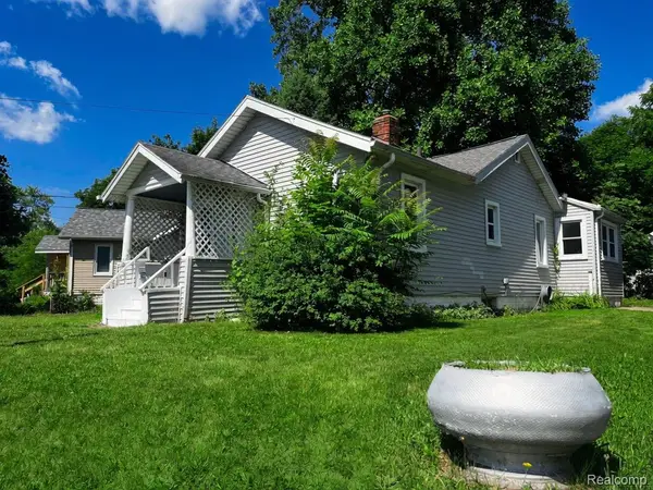 93 Omar Street, Pontiac, MI 48342