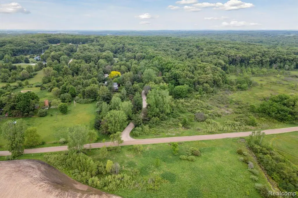 000 Rose Hill Rd, Pinckney, MI 48169 - #1